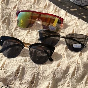 LOT OF 3 ASSORTED FOSTER GRANT SUNGLASSES